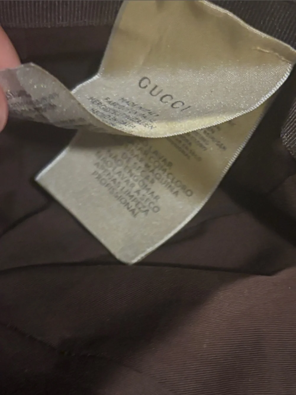 Gucci **unisex equally